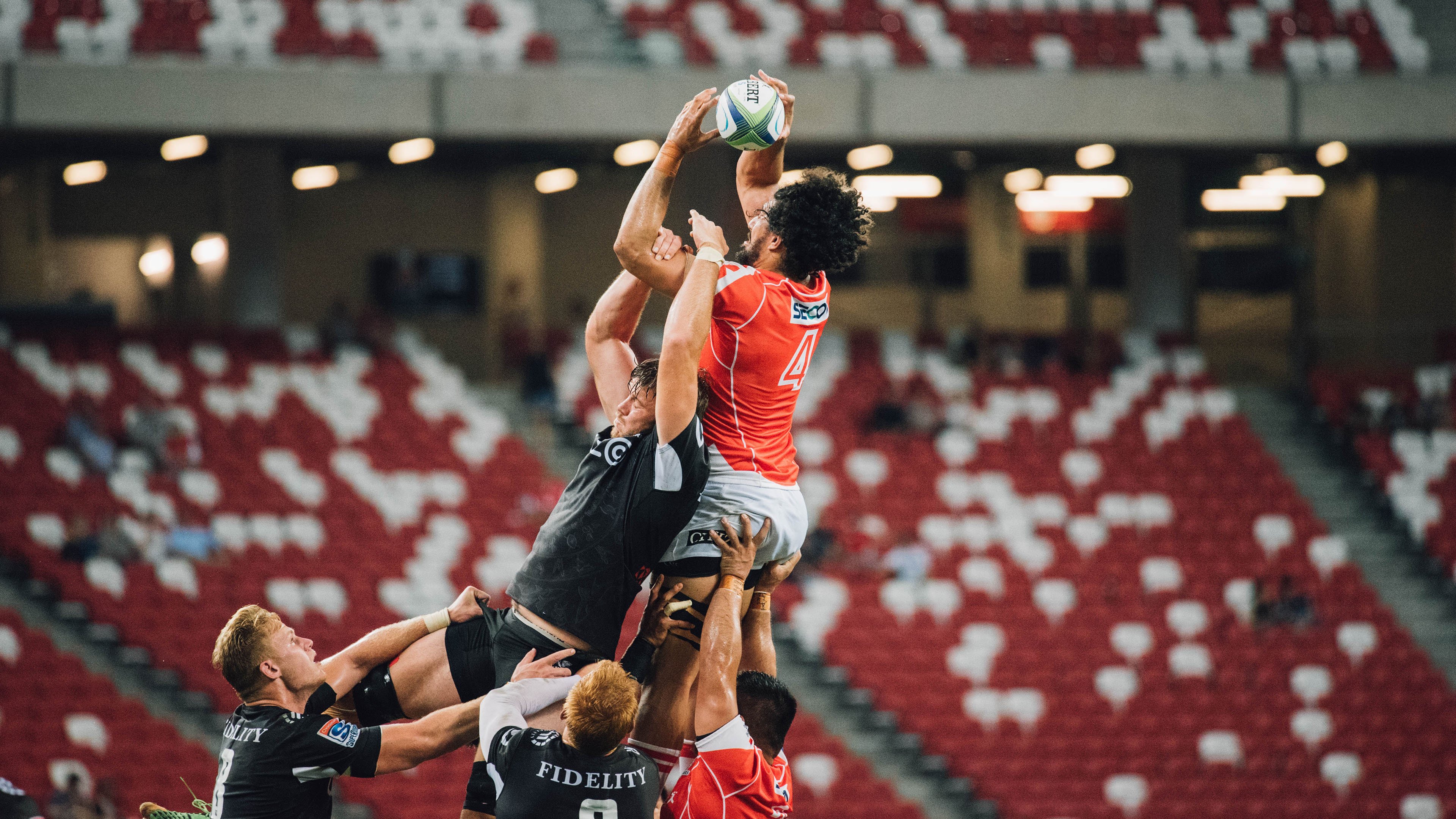 丹·卡特的比赛视野与出色传球,为全黑队打开进攻之门,丹.卡特